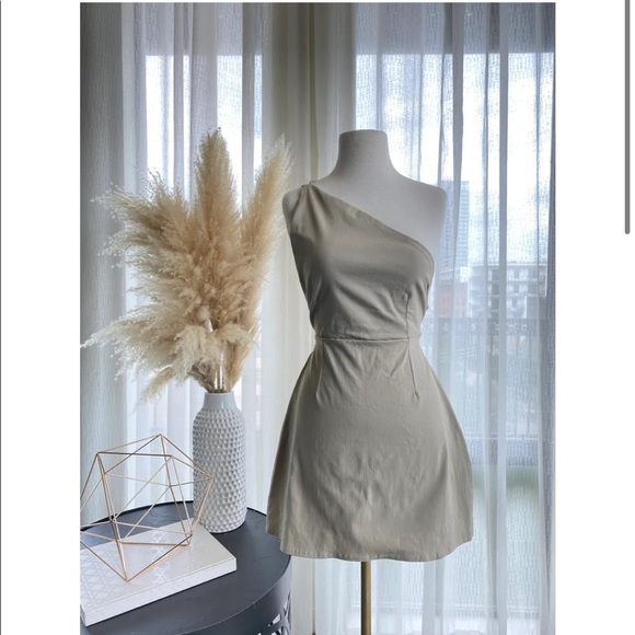 One Shoulder Backless Dress - Picture 4 of 8